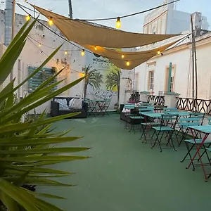 https://rosa-de-los-vientos-cadiz.hotelsincadiz.net